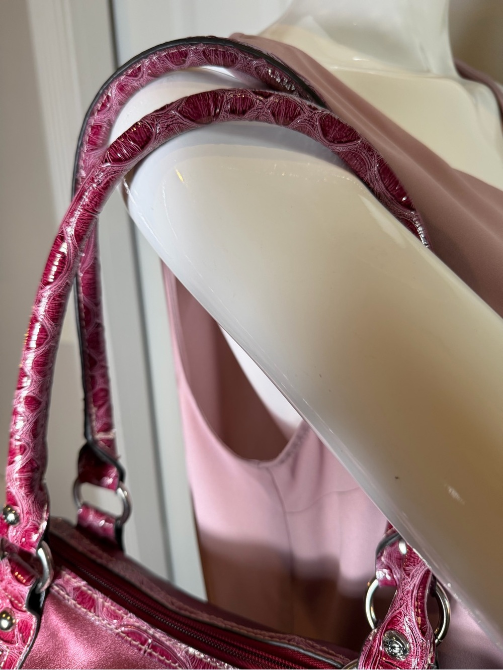 Genna De Rossi~Burgundy~Faux Leather~Croc-Embossed Detail~Double Strap~Handbag - Picture 10 of 16